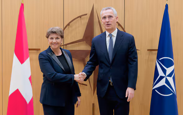 La conseillère fédérale Amherd et le secrétaire général de l’OTAN Stoltenberg.